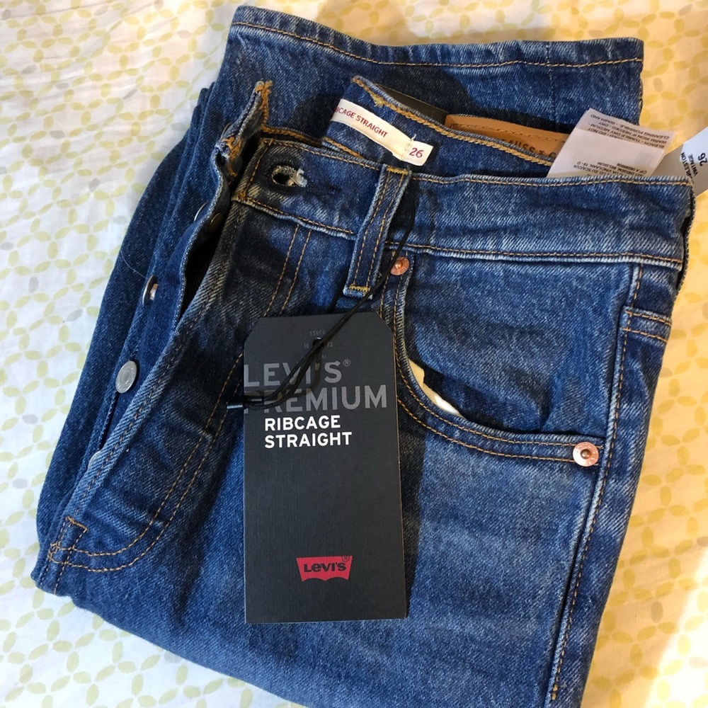 NWT Levi’s Ribcage Jeans